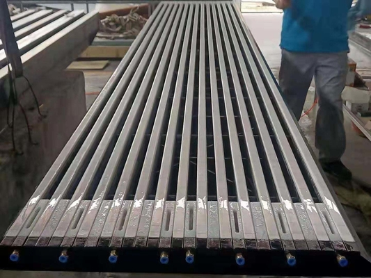 Soluzioni idrofoiliche per la deformazione del cartone ceramico nella produzione di carta