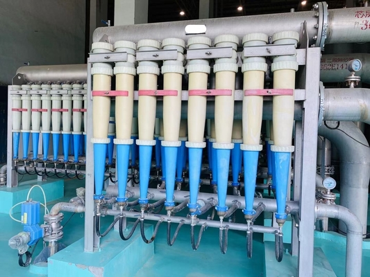 Pulizzatore centrifuga a bassa consistenza per macchine per la fabbricazione di carta a base di polpa vergine