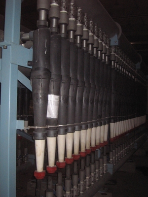 Centricleaner ad alta e bassa consistenza per la fusione dei processi di produzione di carta riciclata